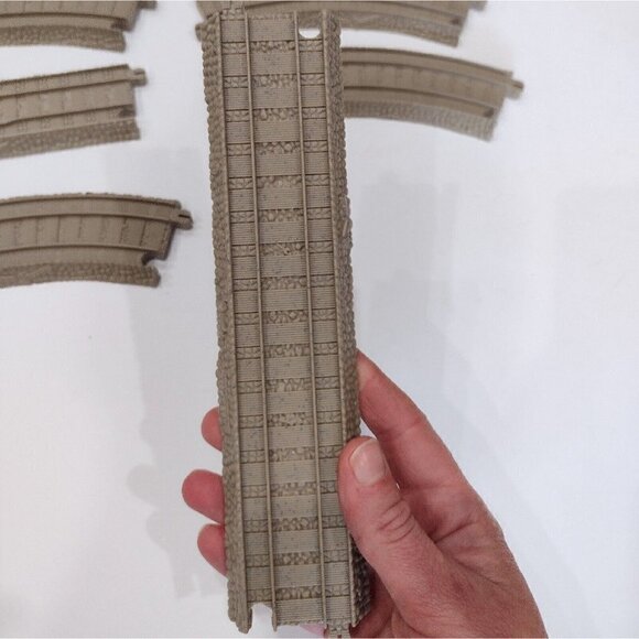 Lot Of 11 Pcs 2011 Gullane Thomas The Train Trackmaster Tracks Tan Curved Switch - Picture 2 of 5